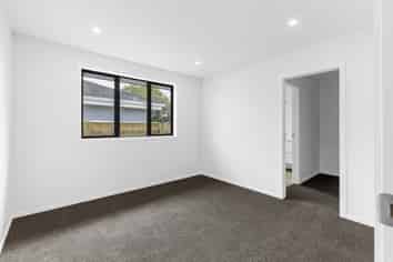 444 Tremaine Avenue, Takaro