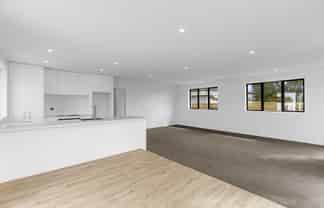444 Tremaine Avenue, Takaro