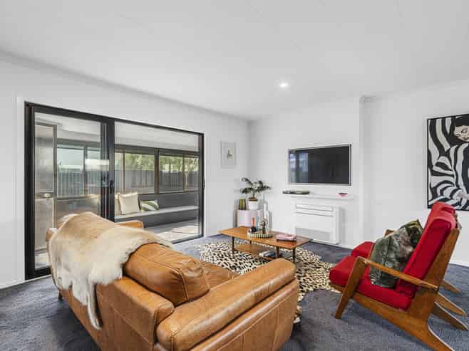45 Tukapa Street, Westown