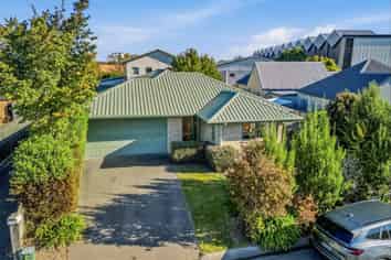 51 Parade Court, Addington