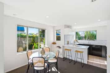 51 Parade Court, Addington