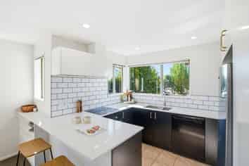 51 Parade Court, Addington