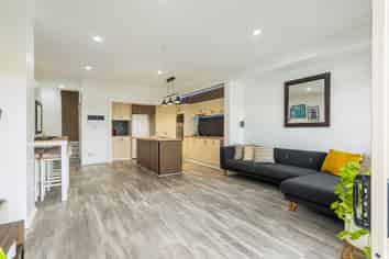 8 Quarter Deck Lane, Gulf Harbour