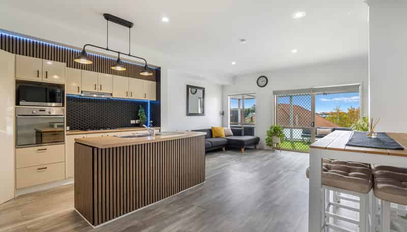 8 Quarter Deck Lane, Gulf Harbour