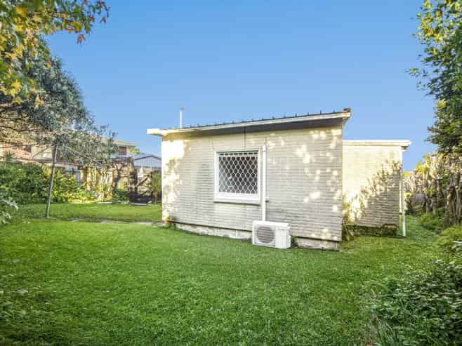 1/2 Rewi Street, Torbay