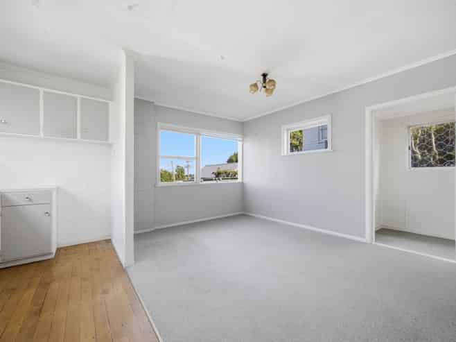 1/2 Rewi Street, Torbay
