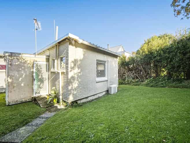 1/2 Rewi Street, Torbay