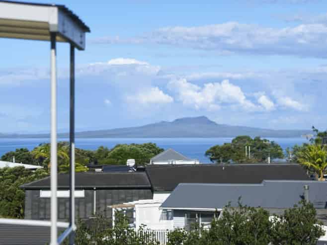 1/2 Rewi Street, Torbay