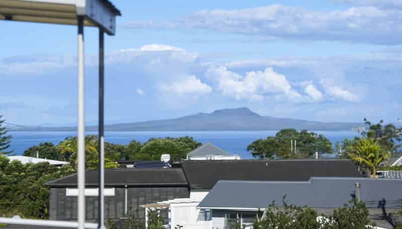 1/2 Rewi Street, Torbay