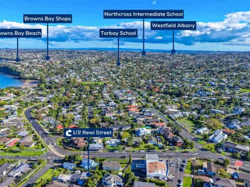 1/2 Rewi Street, Torbay