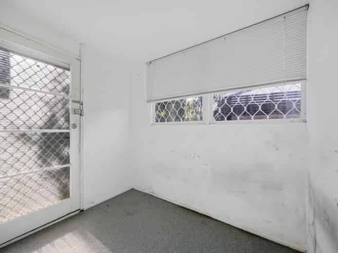 1/2 Rewi Street, Torbay