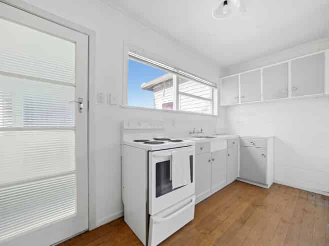 1/2 Rewi Street, Torbay