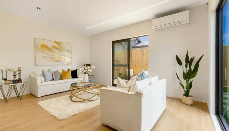 16F Grande Vue Road, Papatoetoe