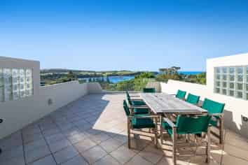 33 Everard Avenue, Army Bay