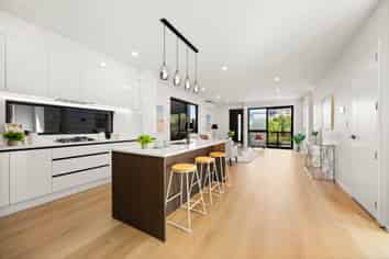 6 Tikati Rise, Long Bay