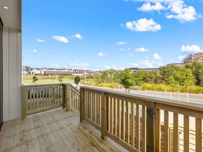 6 Tikati Rise, Long Bay