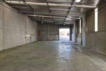 Tidy Industrial Unit Available