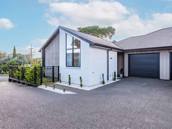 73A Houchens Road, Glenview