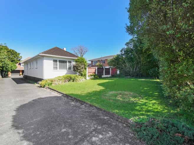 2 Rewi Road, Royal Oak