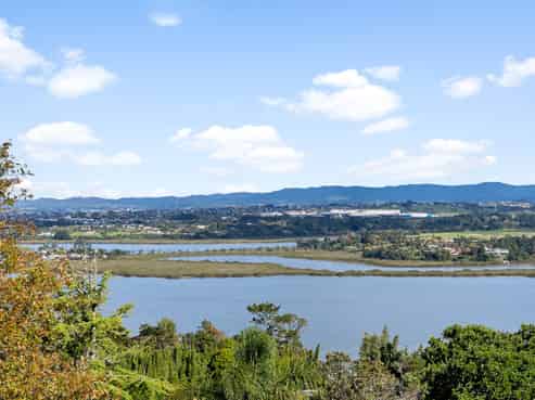71 Attwood Road, Paremoremo
