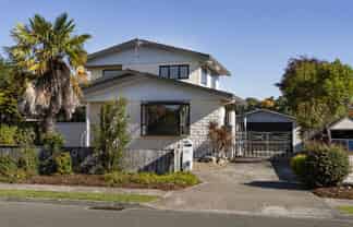 29 Farnham Drive, Richmond