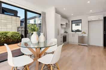 5/64 Brockworth Place, Riccarton