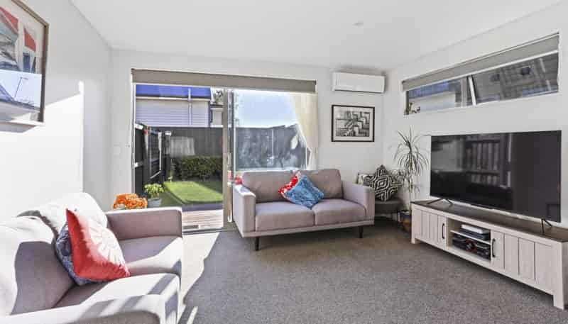 11/101 Mackworth Street, Woolston