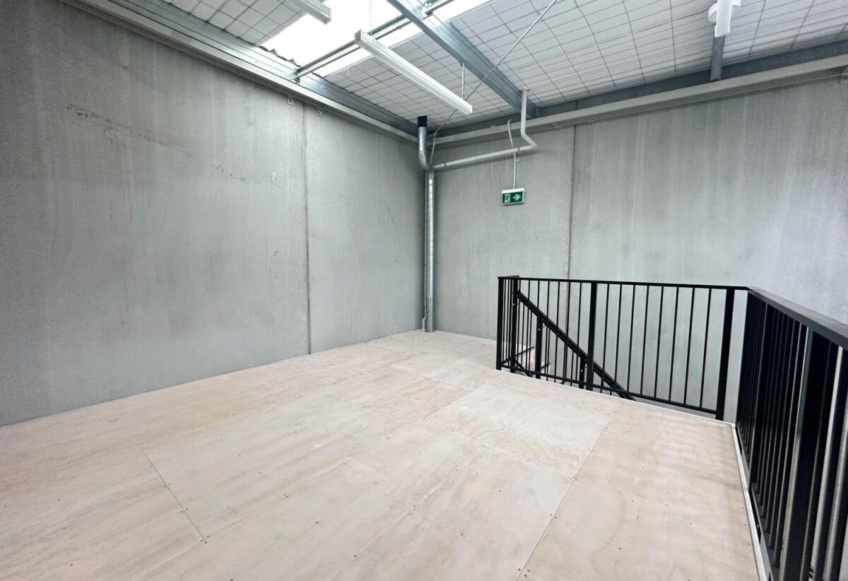North-Facing Industrial Unit with Easy Access - Widok 5