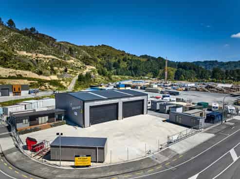 Polished High Stud Warehouse + Secure Yard