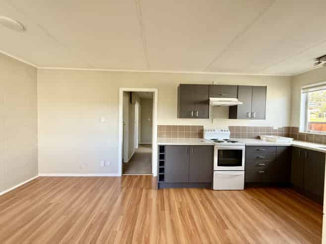 A/17 Castle Crescent, Stokes Valley