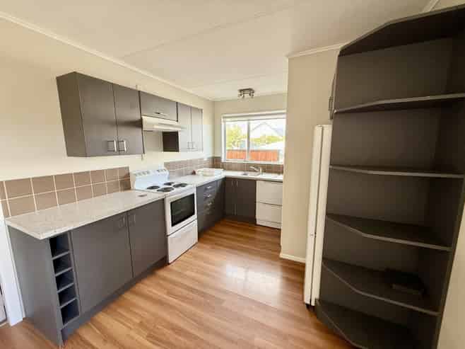 A/17 Castle Crescent, Stokes Valley