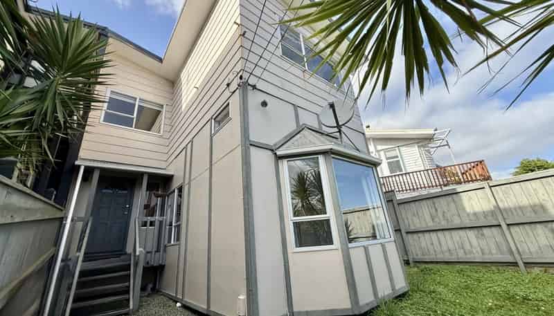 A/17 Castle Crescent, Stokes Valley