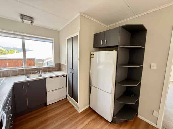 A/17 Castle Crescent, Stokes Valley