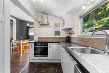 85 Milton Road, Bluff Hill