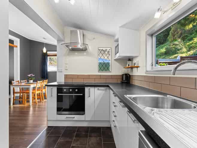 85 Milton Road, Bluff Hill