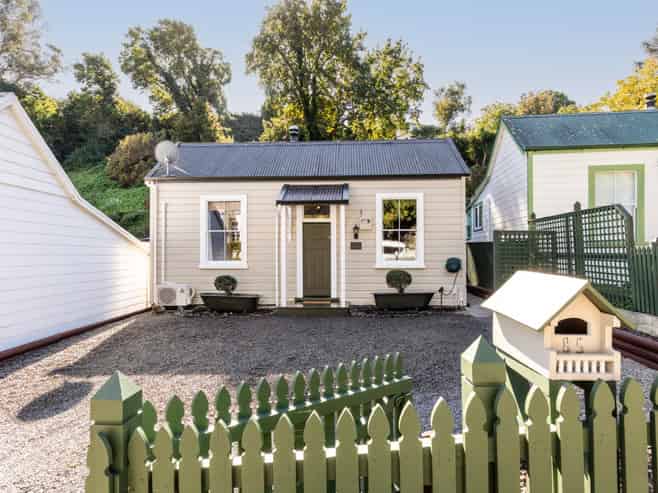 85 Milton Road, Bluff Hill