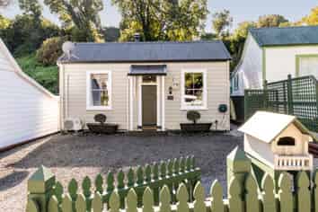85 Milton Road, Bluff Hill