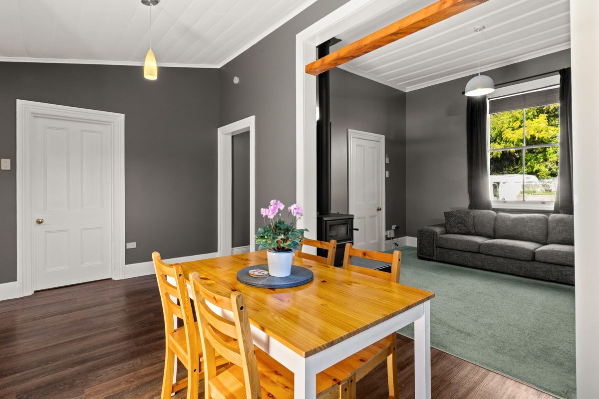 Milton Cottage, Character, Comfort, Courtyard - Mehr