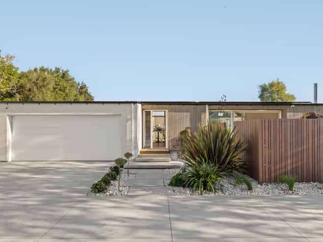 461 Johns Road, Harewood