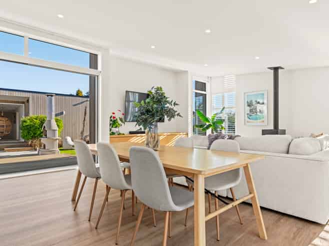461 Johns Road, Harewood