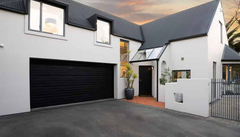 2/37C Glenharrow Avenue, AVONHEAD