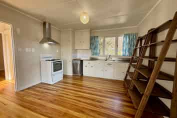27 Lorenzen Bay Road, Raglan