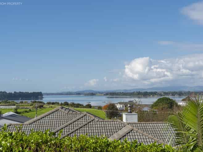 16 Tralee Street, Omokoroa