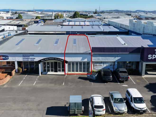 Harris Road industrial unit - prime frontage