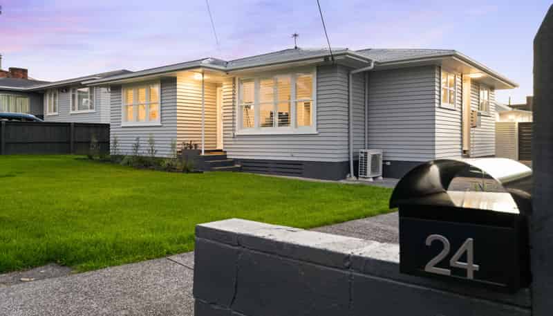 24 Cobham Crescent, Kelston