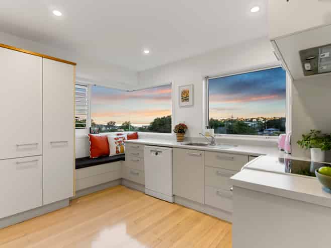 1/10 Hythe Terrace, Mairangi Bay