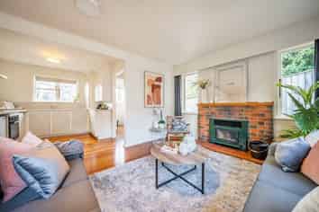 10 James Grove, Stokes Valley