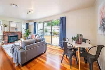 10 James Grove, Stokes Valley