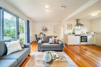 10 James Grove, Stokes Valley