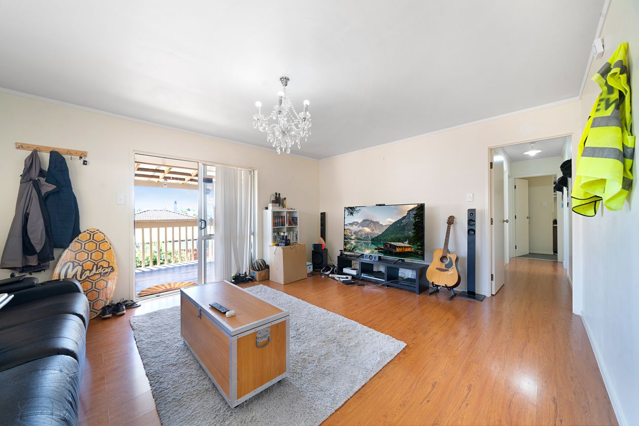 House in Henderson-Massey, McLaren Park, Henderson - More